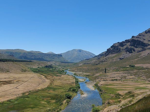 Manzano Amargo sorprende a quienes lo visiten por sus encantadores paisajes. Manzano Amargo sorprende a quienes lo visiten por sus encantadores paisajes.