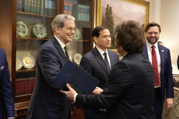 El apoyo del Tesoro de Estados Unidos al gobierno argentino suma otra cuota de inquietud al escenario que observan los inversores uruguayos.