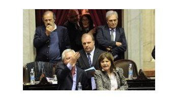 Los bloques opositores anunciaron que impugnarán la sesión ante la Justicia por violar el reglamento y las costumbres parlamentarias.
