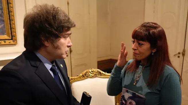 El Gobierno condecoró post mortem al delivery que fue asesinado en enero por defender a un vendedor ambulante en Moreno.