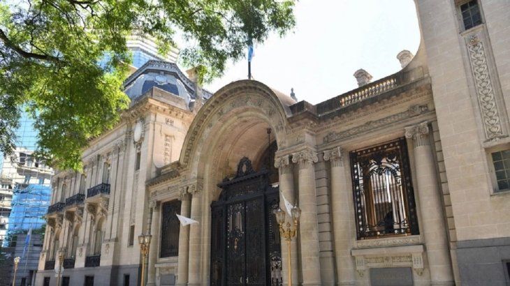 Palacio San Martín está ubicado en Arenales 761