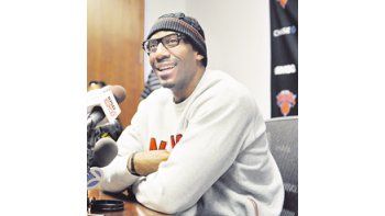 Carmelo Anthony, en la presentación ante la prensa. Los Nicks venían insistiendo para contratarlo desde hace seis meses.