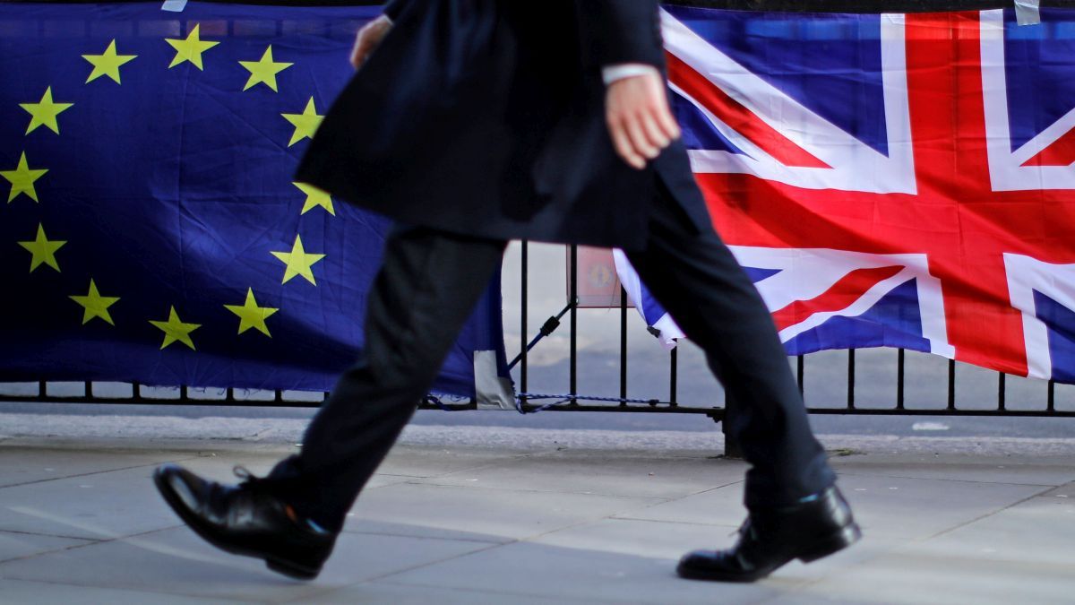 Due to Brexit, there is a lack of doctors in the United Kingdom and the delay in receiving care in hospitals grows