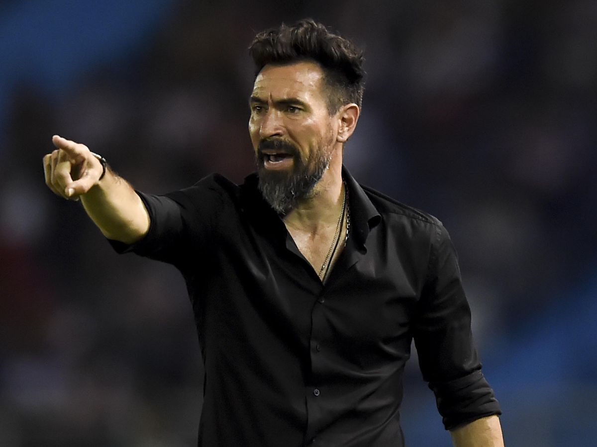 Eduardo Domínguez se fue de Colón y lo quieren dos grandes