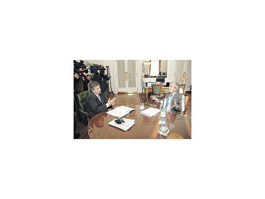 Alberto Fernández y Federico Pinedo ayer en el despacho del jefe de Gabinete, donde se acordóel traspaso de los subtes y la Justicia a la Ciudad, aunque todavía no hay acuerdo por la Policía.