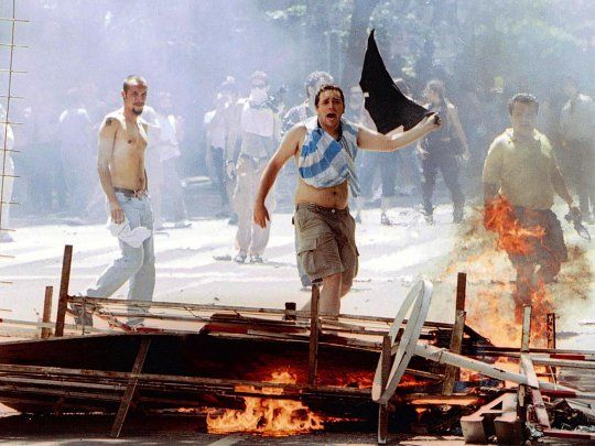 Crisis 2001 Diciembre 2001 Crisis Económica Corralito De La Rúa Incidentes Plaza de Mayo