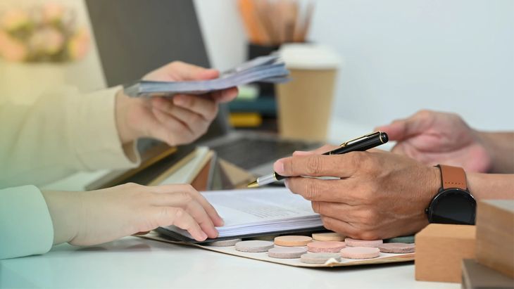 La reglamentación establece cómo se recaudarán, administrarán e invertirán los recursos del sistema. La reglamentación establece cómo se recaudarán, administrarán e invertirán los recursos del sistema.