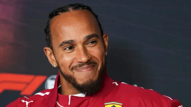 Lewis Hamilton, el siete veces ganador de la Fórmula 1 terminó su año con Ferrari, algo que le dejó unos cuantos millones en su cuenta bancaria.