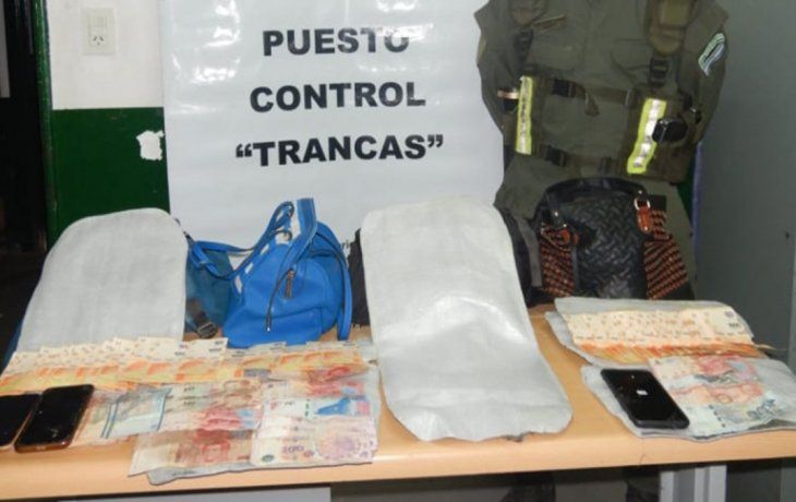 detienen a dos mujeres cuando iban a mendoza con mas de tres kilos de cocaina en valijas doble fondo