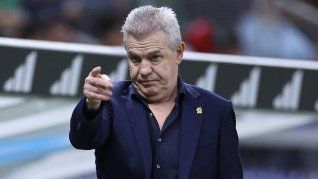Javier Aguirre sorprende con sus decisiones. Planea microciclos de entrenamiento con la Selección Mexicana y, además, con la convocatoria de un nuevo portero.