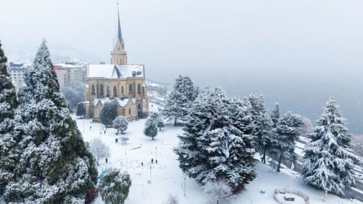 Fuerte contraste climático: nieve y frío extremo en el sur del país, mientras el norte se prepara para temperaturas de hasta 30°C