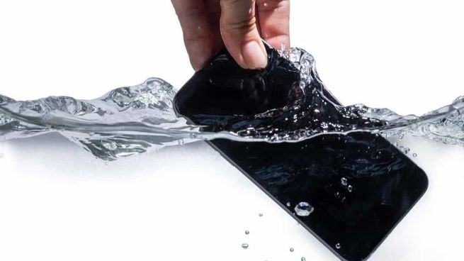 Existen métodos caseros para salvar al celular de que deje de funcionar.