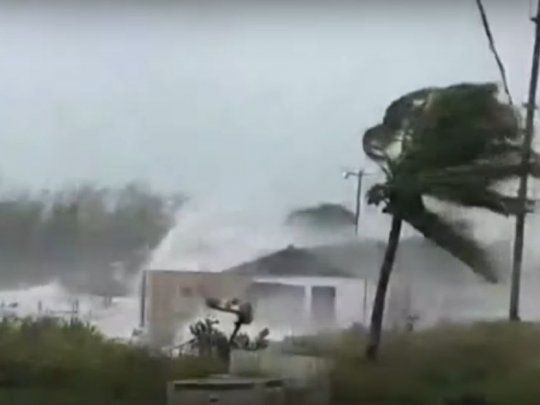 La Cruz Roja calificó el paso del huracán como catastrófico
