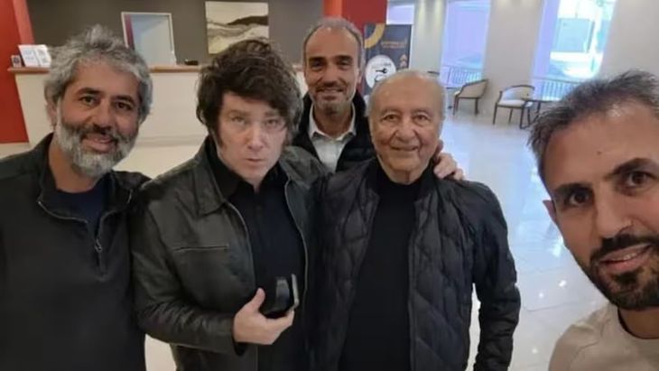 Milei junto al clan Menem.