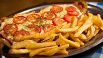 Las milanesas son el plato fuerte de Cantina del Río.