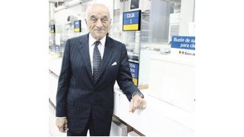 ámbito.com | Enrique Eskenazi: su banco BERSA tiene la flamante «segunda licencia» de MasterCard en la Argentina. La marca trata de revertir fuerte caída de 10 años.