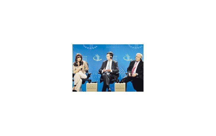 ámbito.com | La Presidente, al exponer en el encuentro organizado por el ex presidente Bill Clinton. Escucha el titular del FMI, Dominique Strauss-Kahn.