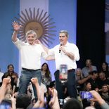 Máximo Kirchner y Jorge Capitanich en el acto en Resistencia.