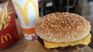 Alarm due to an outbreak of the Escherichia coli bacteria related to hamburgers known as Cuarto de Libra. Alarm due to an outbreak of Escherichia coli bacteria related to hamburgers known as Cuarto de Libra.