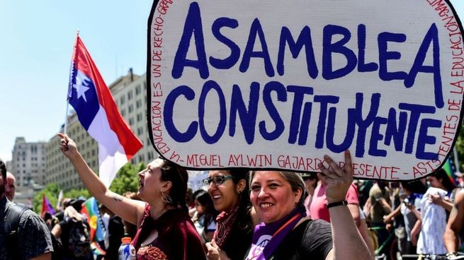 Crecen las tensiones por la nueva Constitución chilena y los socialistas y democristianos ya plantearon su posición.