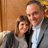 Patricia Bullrich y Manuel Adorni, dos de los miembros del Gabinete que celebraron el acuerdo. Patricia Bullrich y Manuel Adorni, dos de los miembros del Gabinete que celebraron el acuerdo.