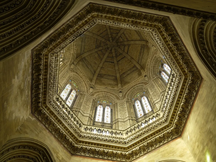 The roof inside the station. The roof inside the station.