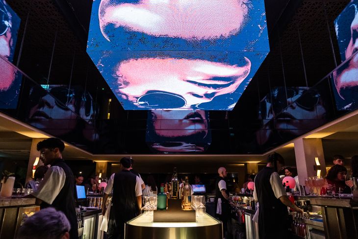 COSTA 7070.  COSTA 7070.