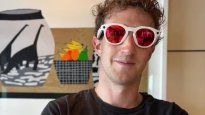 Estas nuevas gafas de Meta tendrán una pequeña pantalla ubicada en la lente derecha que permitirá acceder a aplicaciones y notificaciones.&nbsp;