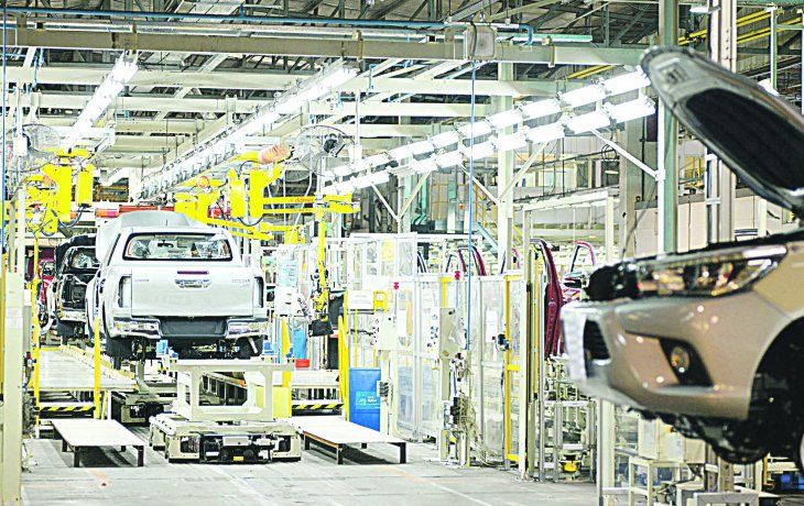 ámbito.com | Tapa Autos industria toyota.jpg