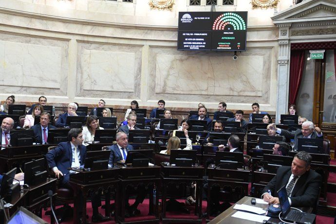 Los senadores incrementaron sus haberes tras el acuerdo de los trabajadores parlamentarios. Los senadores incrementaron sus haberes tras el acuerdo de los trabajadores parlamentarios.