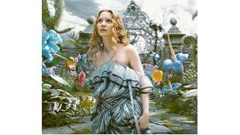El príncipe Carlos de Inglaterra y su esposa Camilla asistirán a un función benéfica de la versión de Tim Burton de «Alicia en el país de las maravillas».