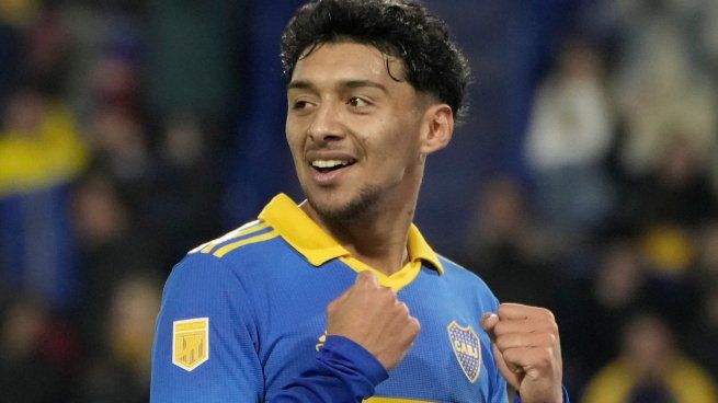 Sonrisa. Cristian Medina liquidó el partido ante Sarmiento y le dio un nuevo triunfo a Boca en la Liga Profesional.