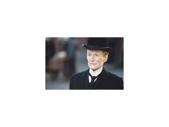 Glenn Close protagoniza en «Albert Nobbs» a una mujer que finge ser hombre para trabajar como mayordomo. El Oscar parecía seguro hasta que apareció Meryl Streep.