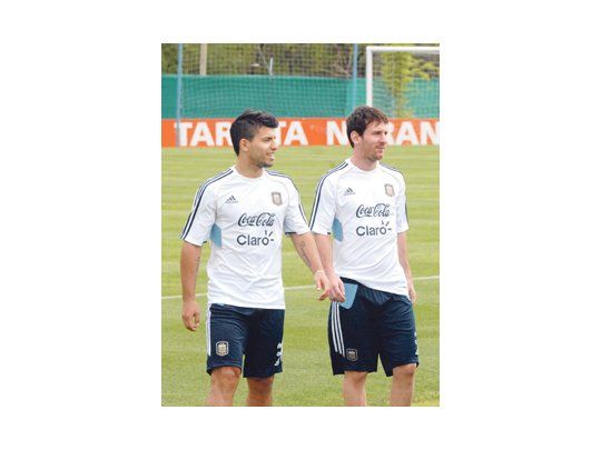 Sergio Agüero y Lionel Messi son muy amigos y se entienden a la perfección en la cancha. Por eso el Barcelona  quiere juntarlos.