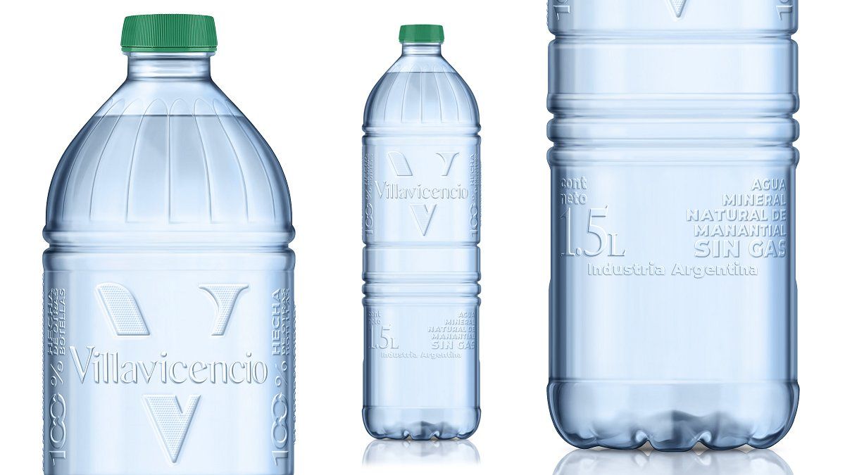 Revolucionaria botella de agua sin etiqueta Villavicencio de Amcor y Danone  reduce huella de carbono en un 21