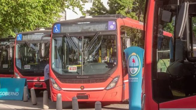 El boleto de colectivo en Mendoza tendrá un aumento del 18% en promedio.