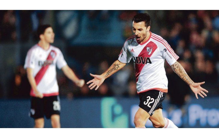 Empezó a cumplir. Ignacio Scocco y su primer festejo en el campeonato con la camiseta de River, el ex Newell’s llegó para meter goles.