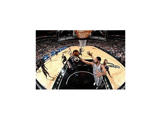 San Antonio venció a Minnesota Timberwolves.