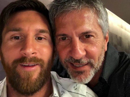 Lionel Messi junto a su padre, Jorge Messi.