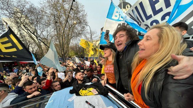 Javier Milei en La Plata, durante la campaña presidencial. 
