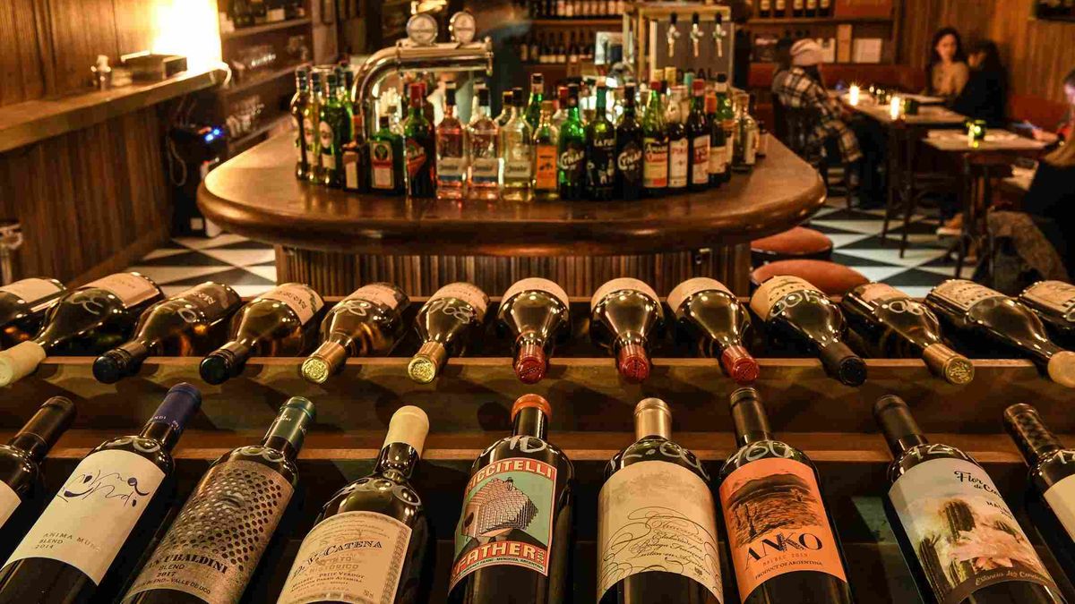 The rise of drinking wine in a glass, an option that is here to stay