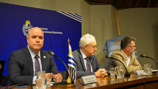 De izquierda a derecha: Pablo Rabczuk, Mario Lubetkin y Matías Carámbula.&nbsp;