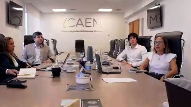 En el nuevo ciclo de charlas de CAEM participaron directivos Hanaq y Banco Comafi.