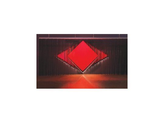La obra de Julio Le Parc que representó al país en Venecia (con polémica porque el elegido vivía en París), y ganó el Gran Premio de Pintura en 1966, integra el panorama de los artistas que han participado en las diferentes ediciones de la Bienal, desde el primer envío argentino en 1901.