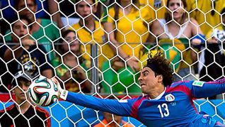 La gran atajada de Guillemo Memo Ochoa ante Australia. El experimentado arquero volvió a jugar en la Selección Mexicana después de año y medio, se lució y encendió nuevamente el debate de la titularidad en el arco. La gran atajada de Guillemo Memo Ochoa ante Australia. El experimentado arquero volvió a jugar en la Selección Mexicana después de año y medio, se lució y encendió nuevamente el debate de la titularidad en el arco.