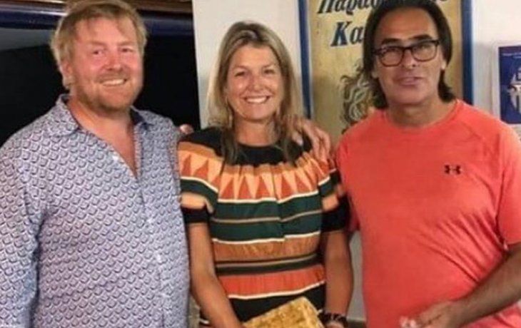 El reyGuillermo-Alejandro, Máxima y el dueño del restaurante
