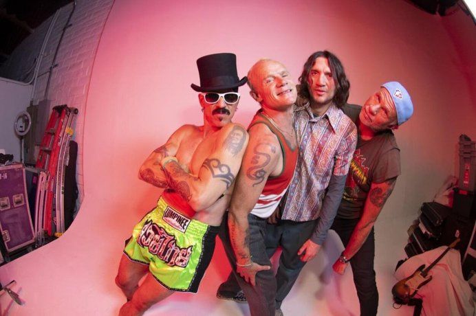 Red Hot Chili Peppers, emblema del rock. Red Hot Chili Peppers, emblema del rock.