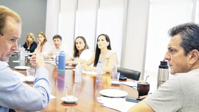 cónclave. El Frente Renovador se reunió en la Fundación Encuentro.