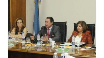 El Ministro de Justicia bonaerense, Ricardo Casal junto a la Procuradora General de la Suprema Corte de Justicia, María del Carmen Falbo.