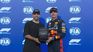 Two powers. Agüero gave Verstappen the award for leading the classification. Two powers. Agüero gave Verstappen the award for leading the classification.